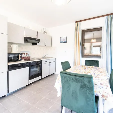 1 Bedroom Cozy In Апартаменты *