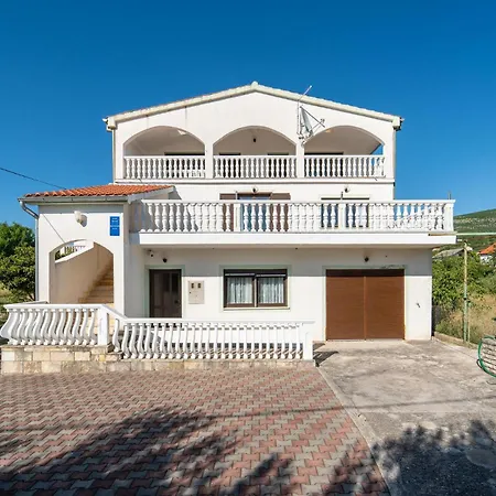 1 Bedroom Cozy In Апартаменты